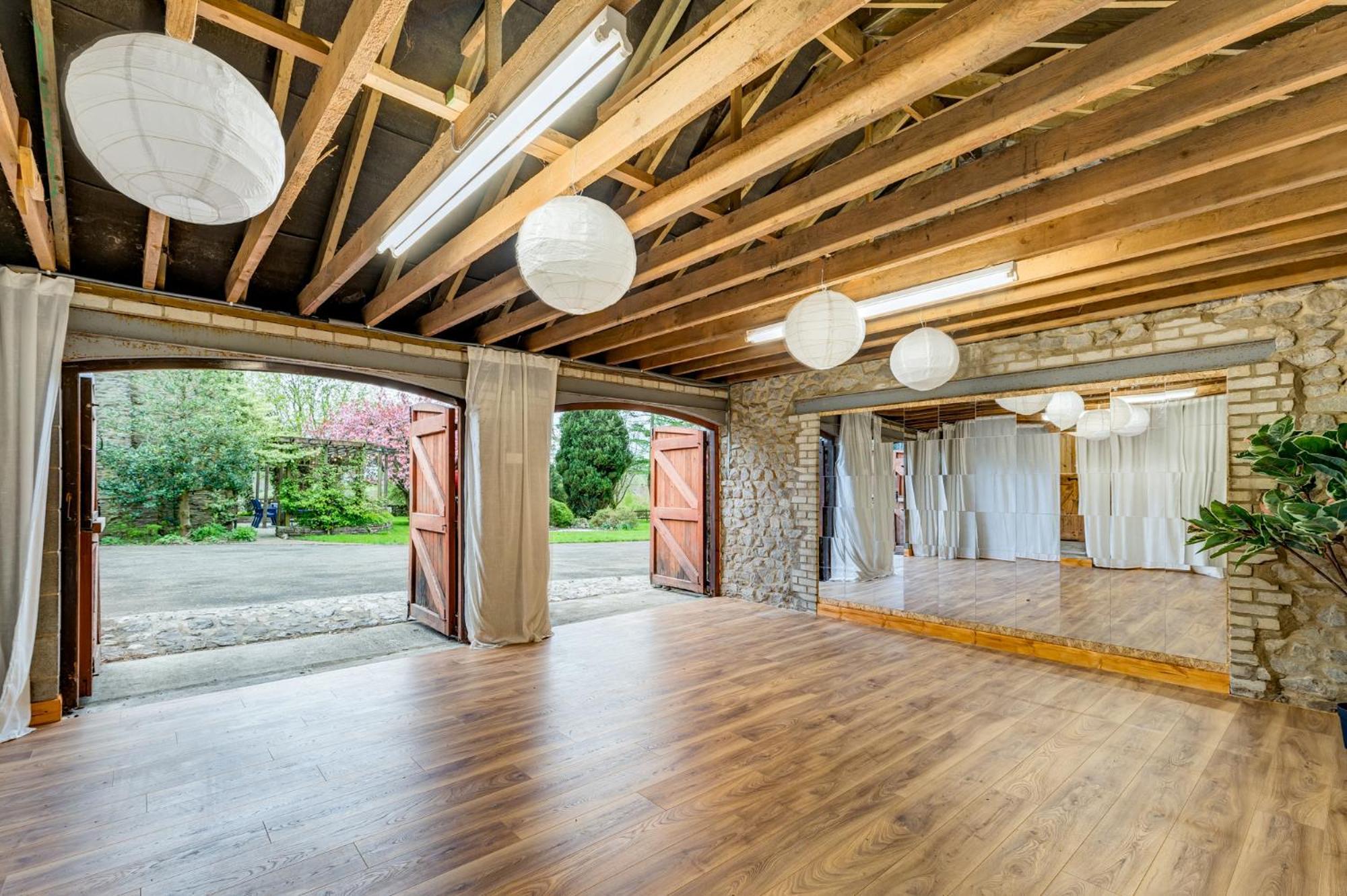 Central Malham, Sleeps 8, Outside Hot Tub, Yoga Studio Ngoại thất bức ảnh